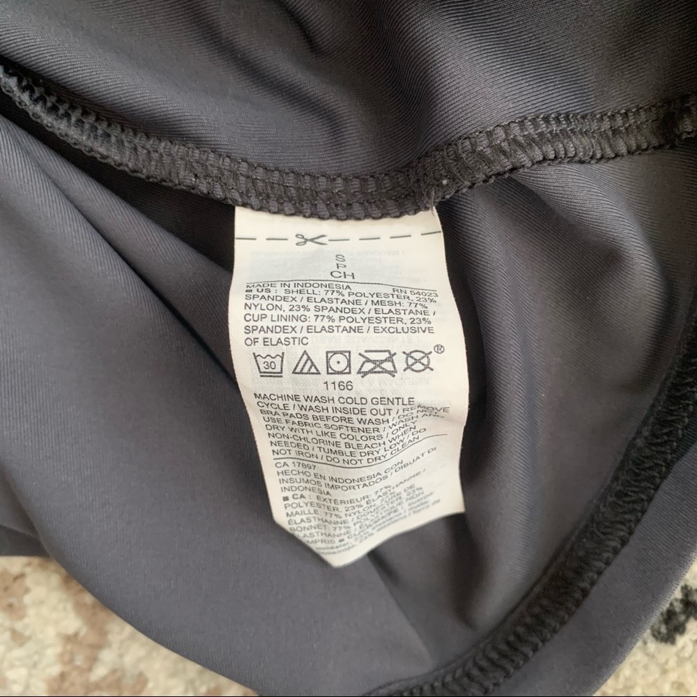 🎃 3/$30 Old Navy Active PowerSoft Grey and Black Camo Padded Strappy Tank Top - Picture 6 of 8